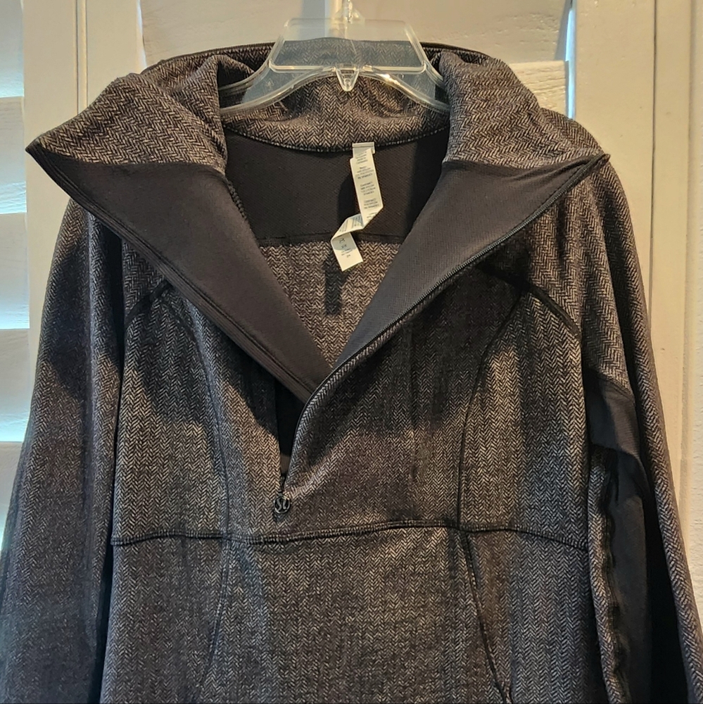 Lululemon Half Zip Pullover Track Jacket Euc - image 4